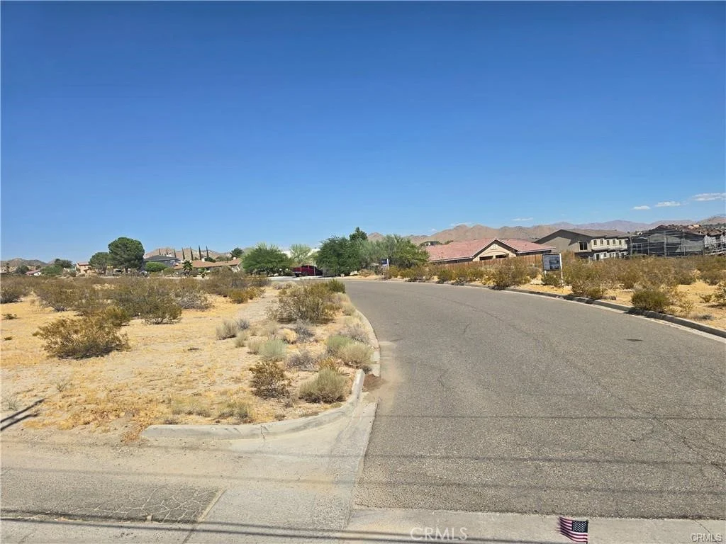 Viho Road, Apple Valley, CA 92307