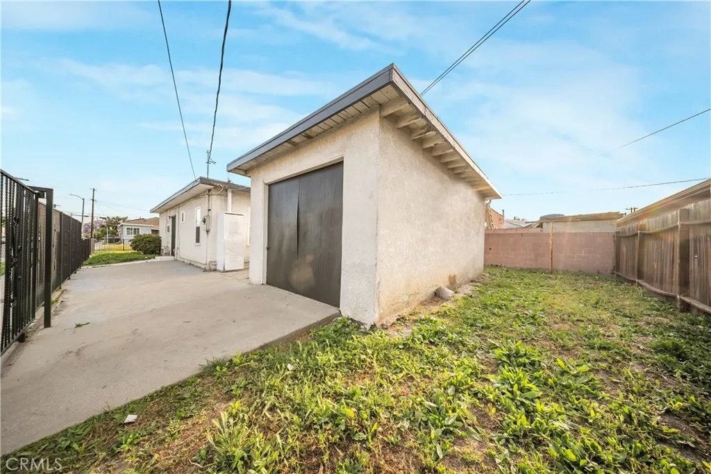 Additional image 39 of 959 E 105th St, Los Angeles, CA 90002