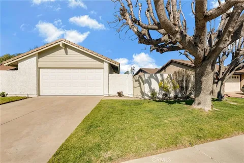 23727 Alta Madera Drive, Valencia, CA MLS: SR25060462