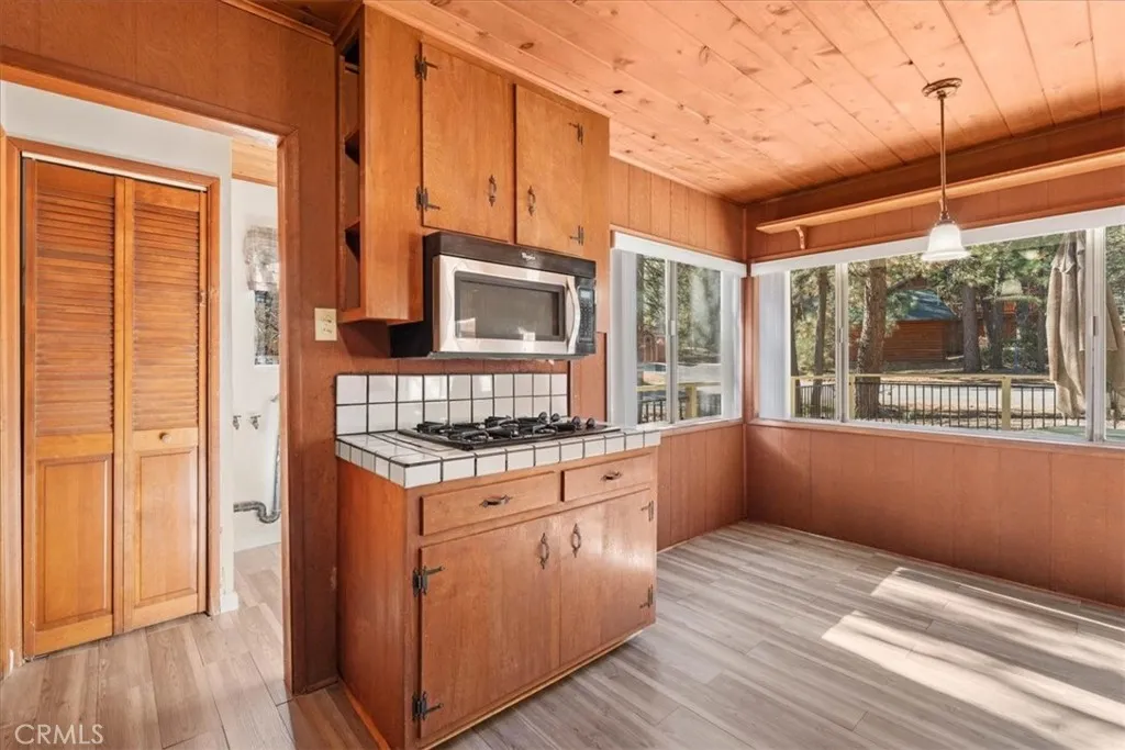 Additional image 47 of 41490 Oak Street, Big Bear Lake, CA 92315