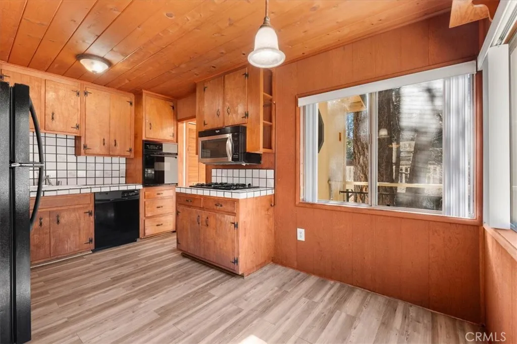 Additional image 45 of 41490 Oak Street, Big Bear Lake, CA 92315