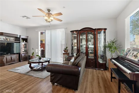 27571 Darrington Avenue Unit 2, Murrieta, CA MLS: SW25058691