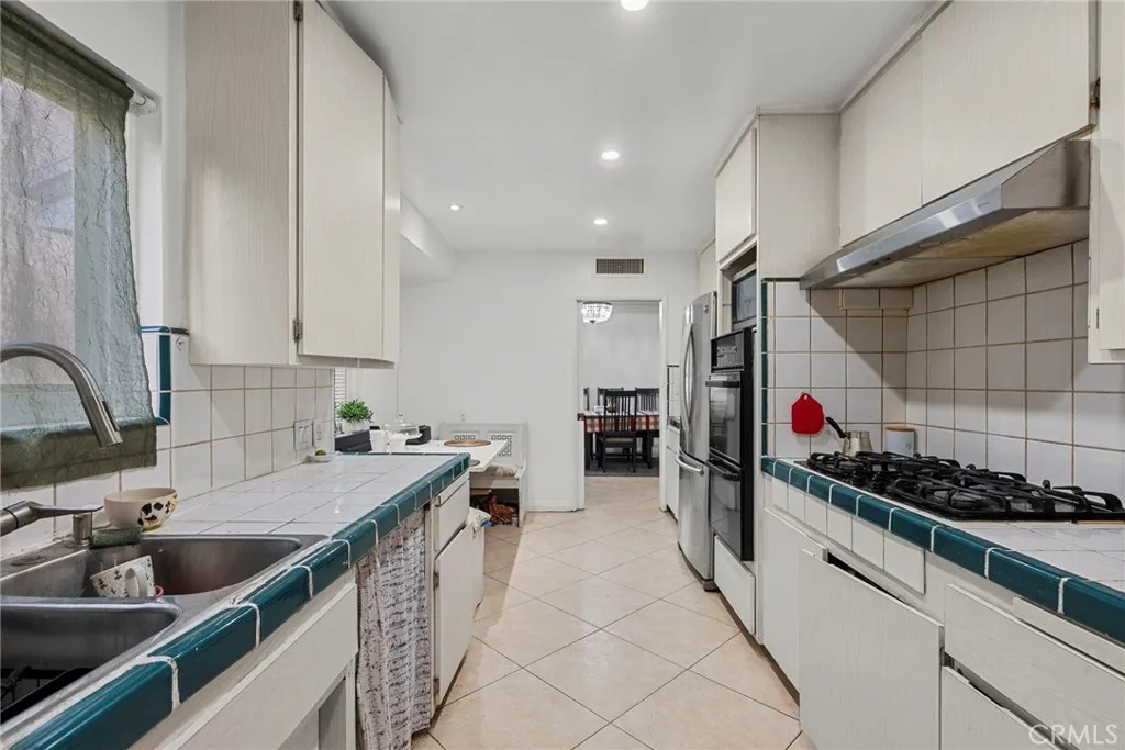 Additional image 12 of 9253 Hayvenhurst Avenue, North Hills, CA 91343