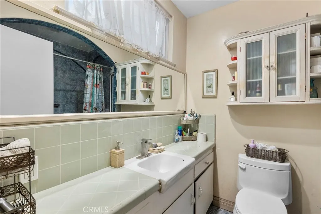 Additional image 33 of 9253 Hayvenhurst Avenue, North Hills, CA 91343