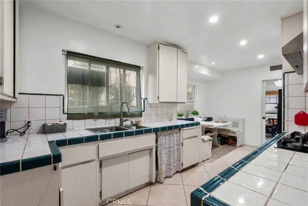 Additional image 38 of 9253 Hayvenhurst Avenue, North Hills, CA 91343