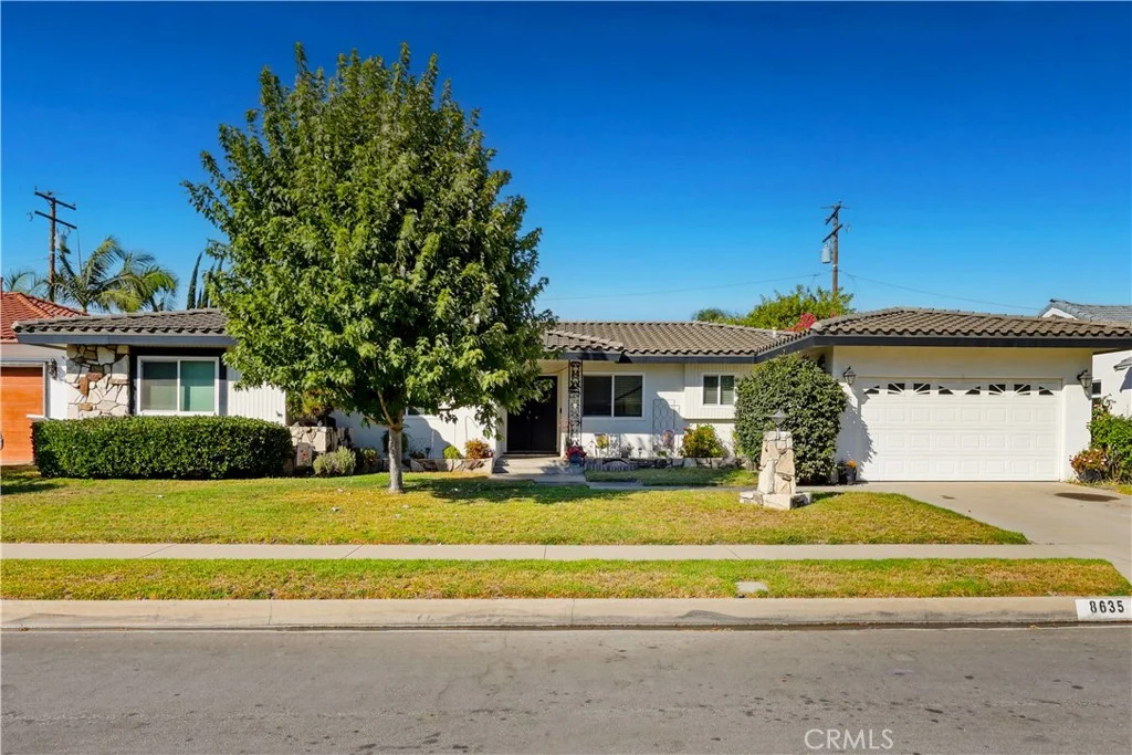 8635 Muller St, Downey, CA 90241