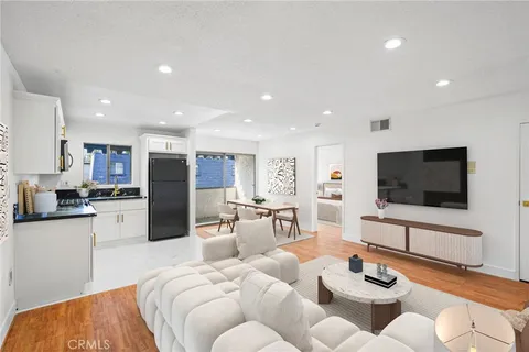 18530 Hatteras St Unit 333, Tarzana, CA 91356 - MLS#: SR25005933