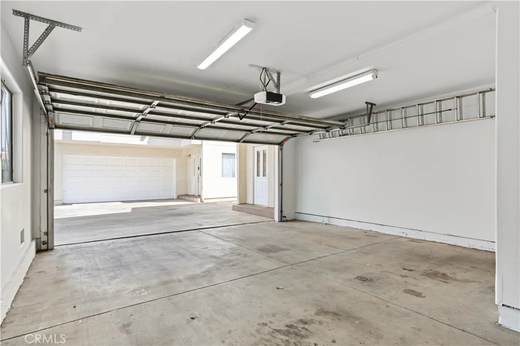 18334 Keswick St., Reseda, CA 91335