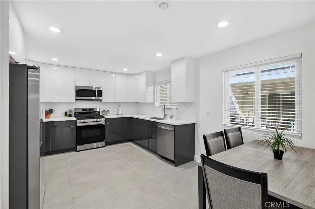 1344 5th St Unit 16, Glendale, CA 91201 photo 2