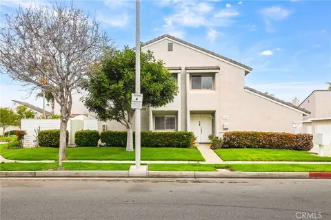 18815 Thornwood Circle Unit CI32, Huntington Beach, CA MLS: OC25062822