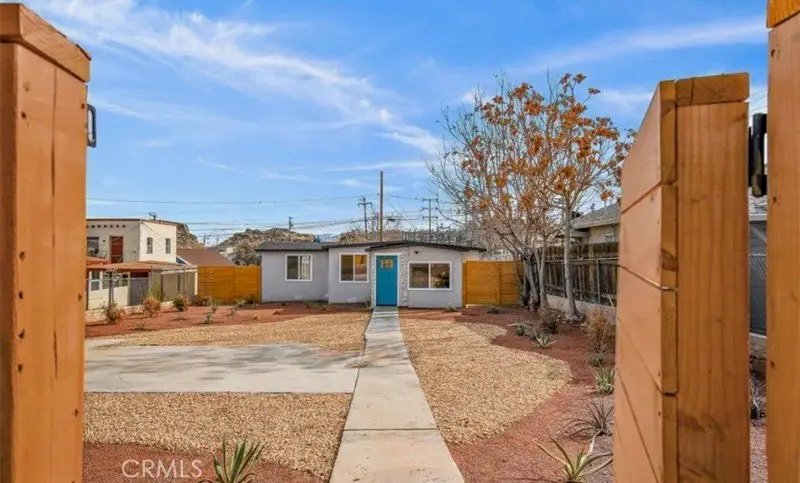 15561 5th Street, Victorville, CA 92395
