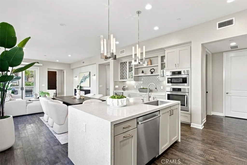 166 Follyhatch, Irvine, CA 92618