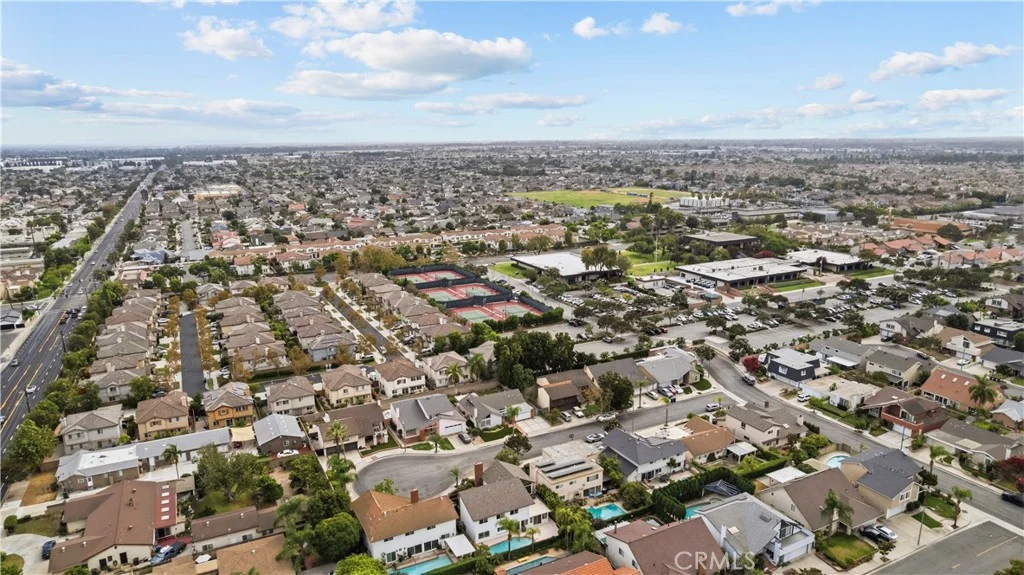 5437 Vista Fortuna, Cypress, CA 90630