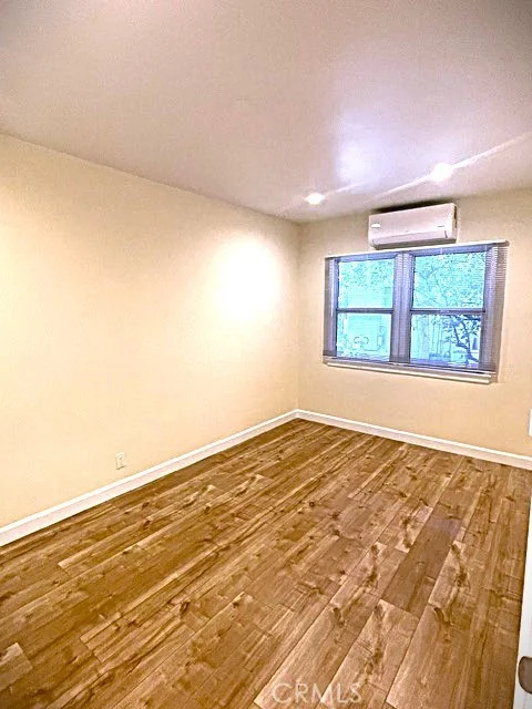 2535 Cross St, La Crescenta, CA 91214