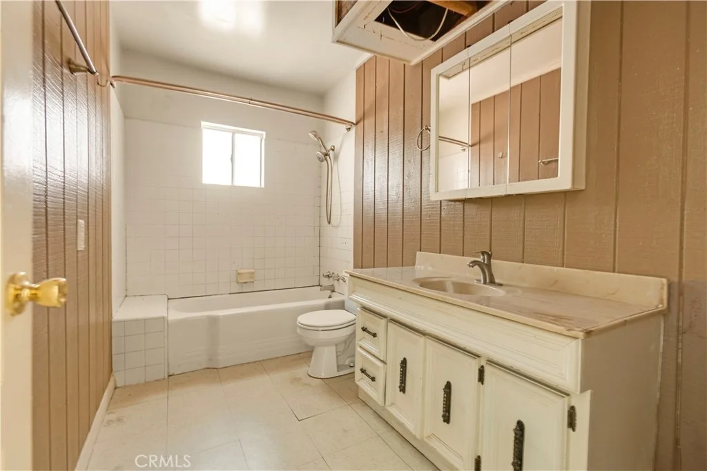 8034 Yolanda Ave, Reseda, CA 91335