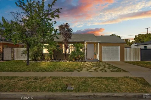 2167 Lomina Ave, Long Beach, CA 90815 - MLS#: SB25037445