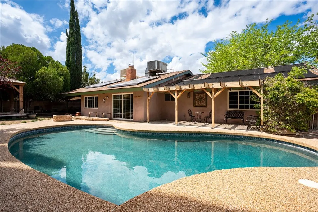 43946 Galion Ave, Lancaster, CA 93536