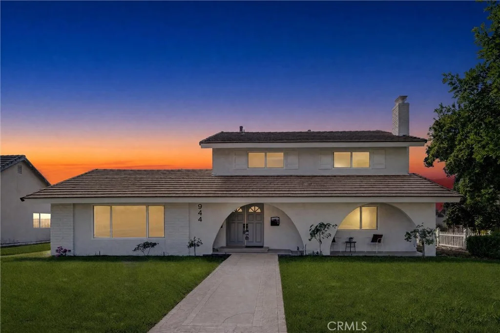944 E Bastanchury Rd, Placentia, CA 92870 photo 2