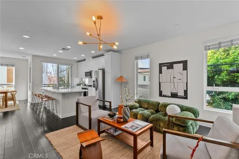 5643 Cielo Way, Los Angeles, CA MLS: BB25025690