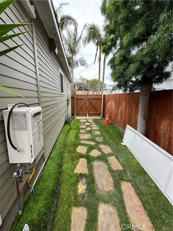 919 Emerald Street, Redondo Beach, CA 90277