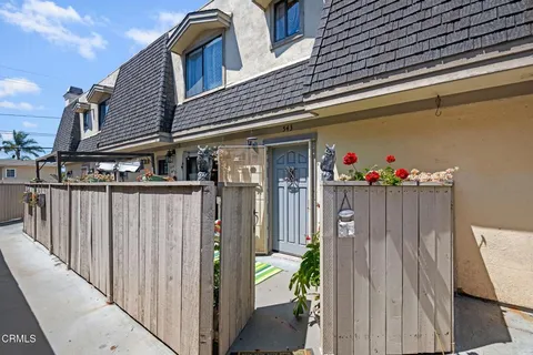 543 S E Street, Oxnard, CA MLS: V1-29637