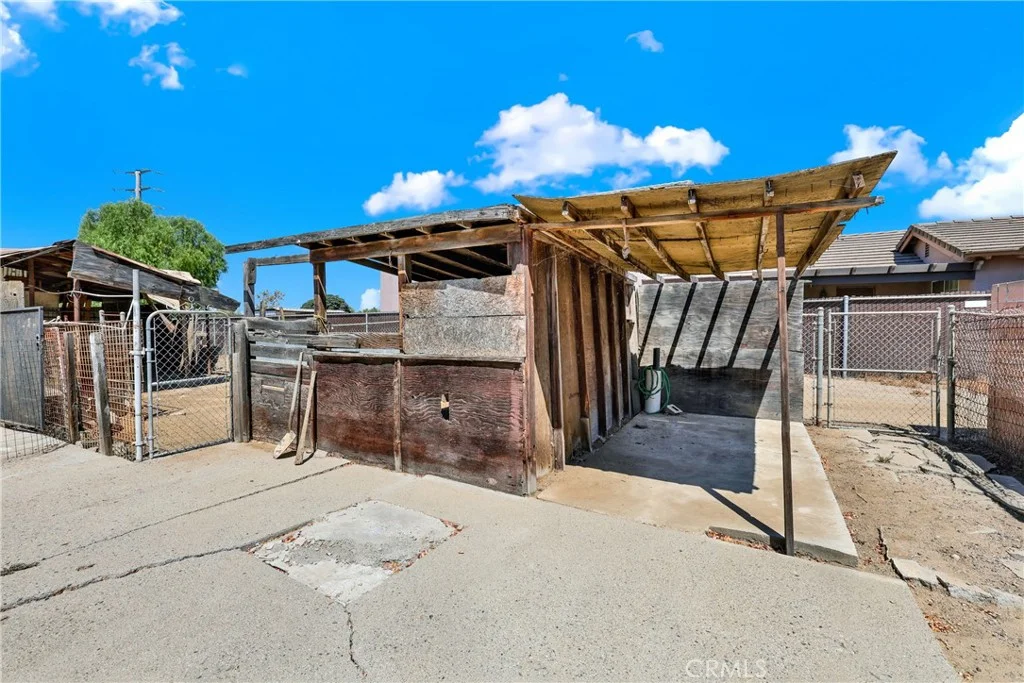 3949 Bluff St, Norco, CA 92860