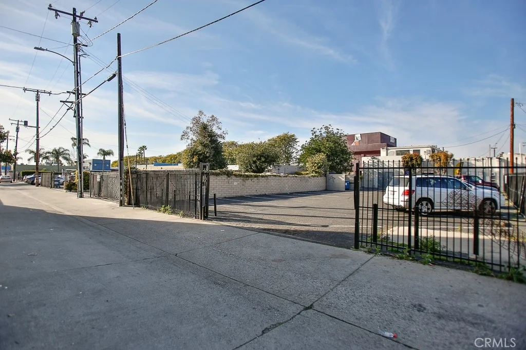 502 W 17th Street, Santa Ana, CA 92706