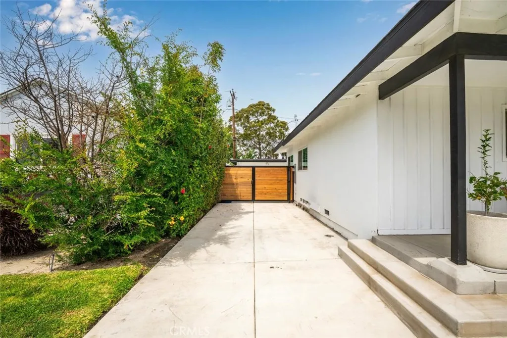 Additional image 108 of 6135 E 23rd Street, Long Beach, CA 90815