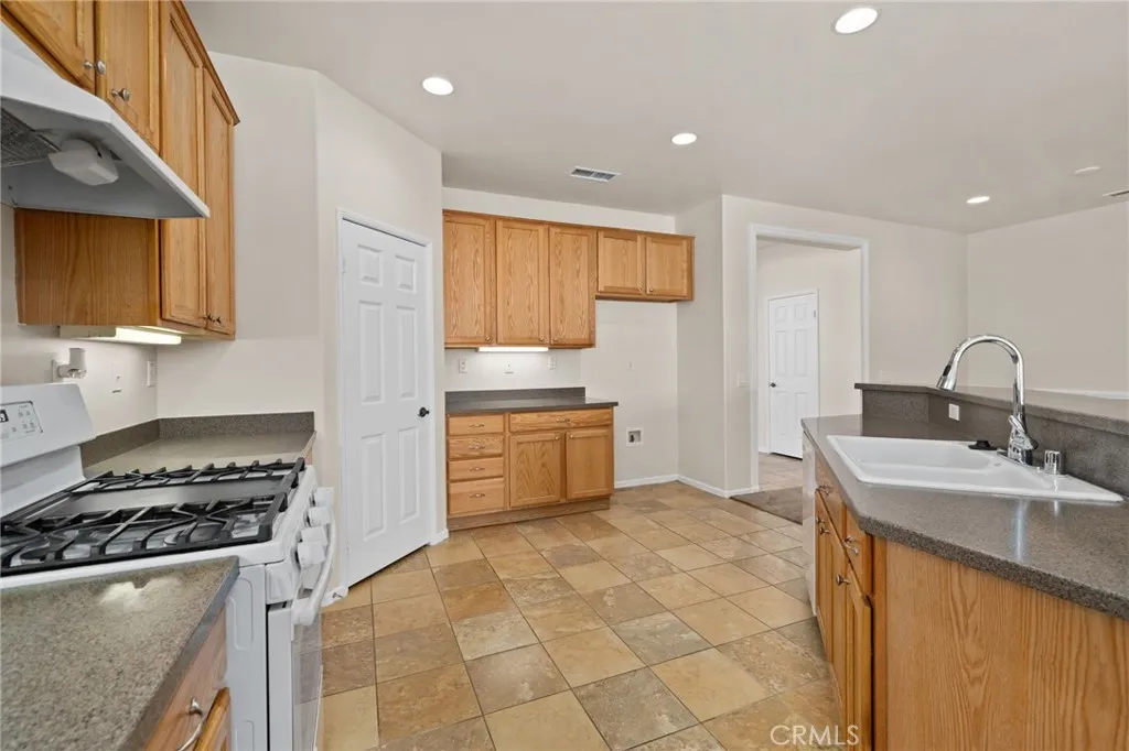 Additional image 43 of 11847 Galewood St, Adelanto, CA 92301
