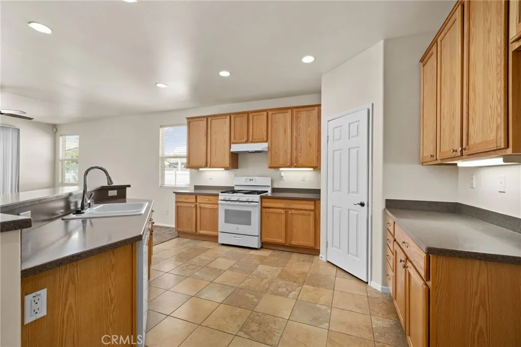 Additional image 6 of 11847 Galewood St, Adelanto, CA 92301