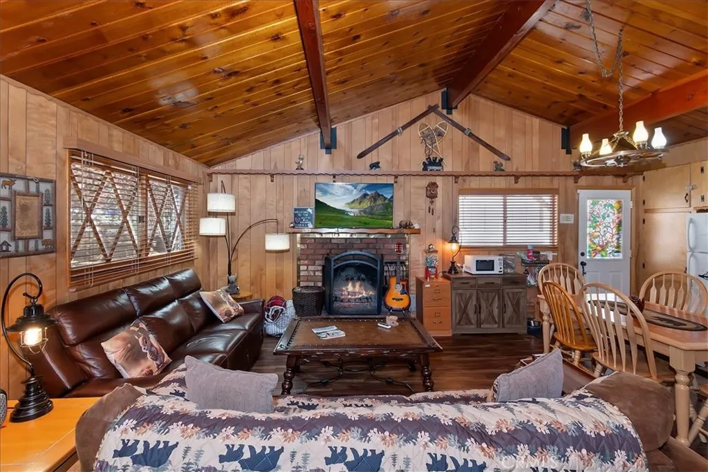 Additional image 10 of 42697 Cougar Rd, Big Bear Lake, CA 92315