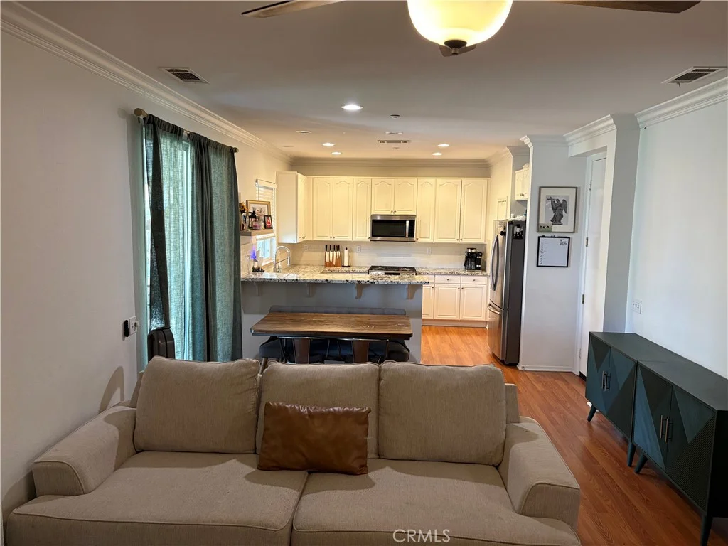 11984 Spartan Ln, Fontana, CA 92337