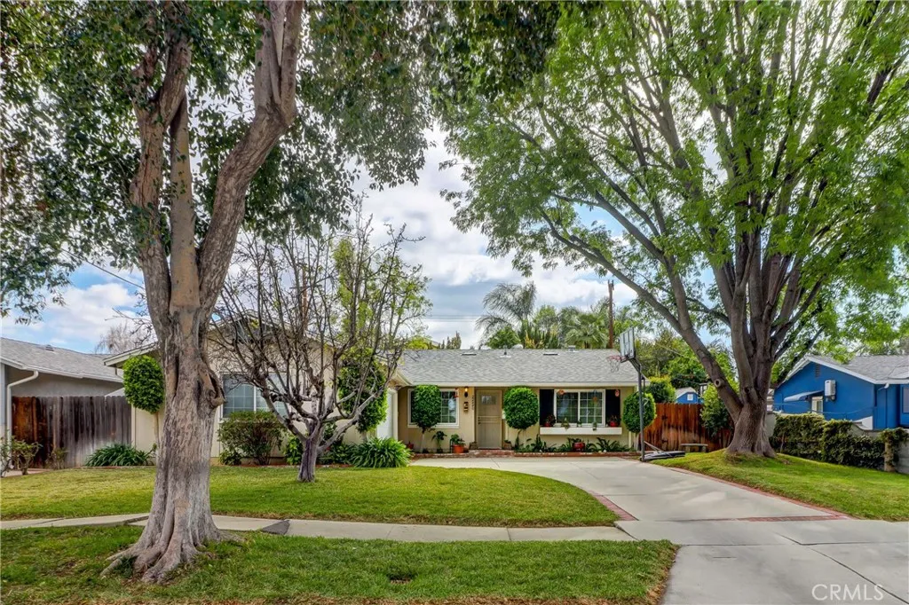 22440 Bassett Street, West Hills, CA 91307