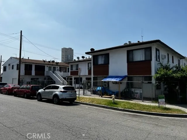 5304 Union Pacific Ave  
