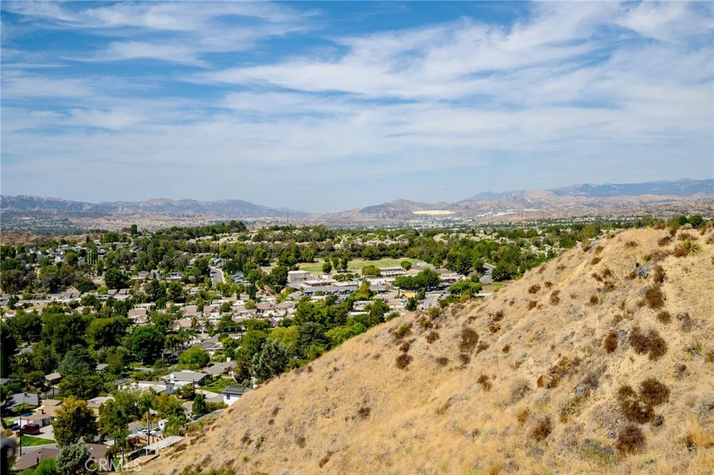 27403 Garza Drive, Saugus, CA 91350