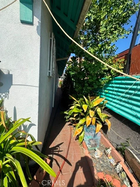 607 Esperanza St, Los Angeles, CA 90023