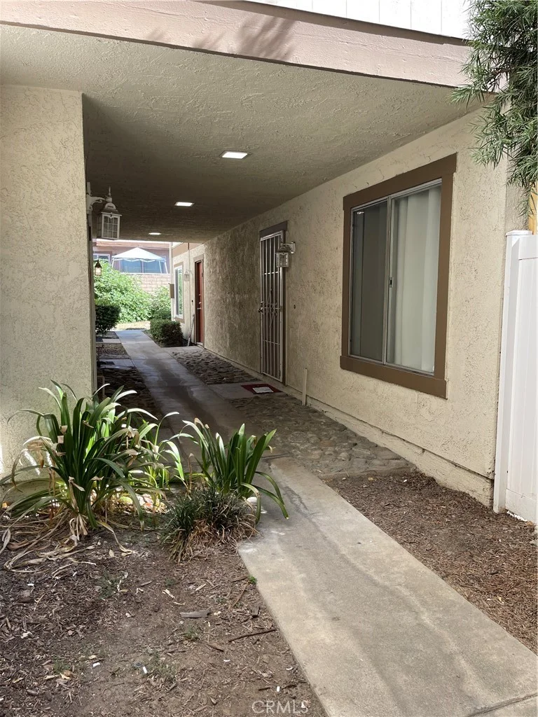 1220 S Cypress Avenue Unit G, Ontario, CA 91762