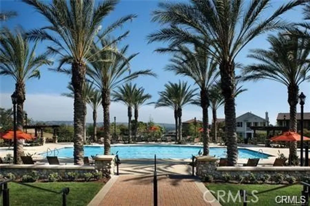 879 Iris Way Unit A, Azusa, CA 91702