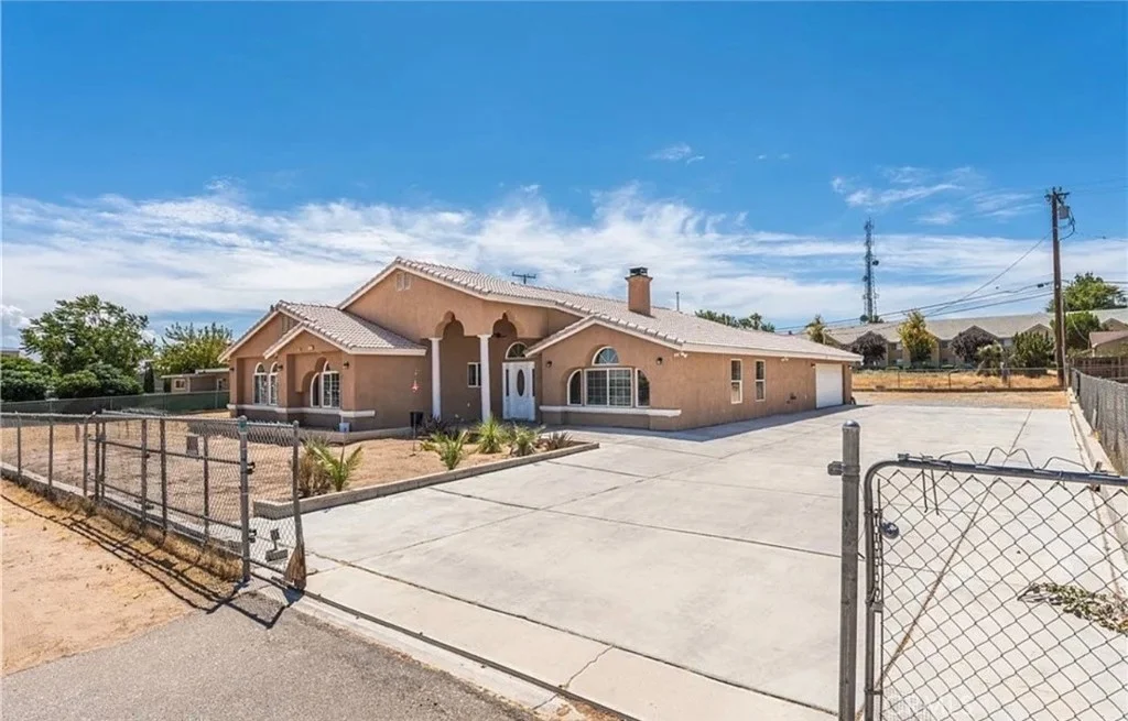 15921 Pine St., Hesperia, CA 92345 photo 2
