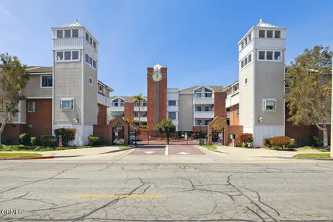 877 S B Street, Oxnard, CA MLS: V1-28837