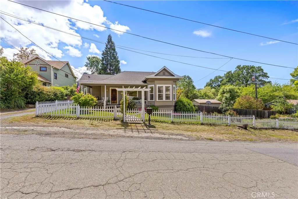 Additional image 4 of 355 1st St, Lakeport, CA 95453