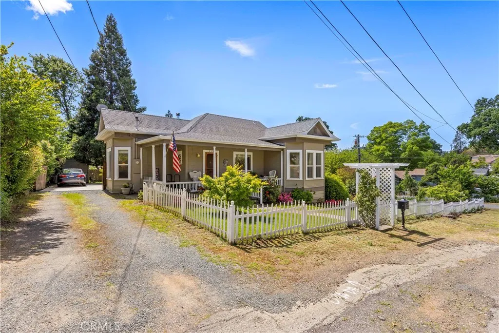 Additional image 3 of 355 1st St, Lakeport, CA 95453