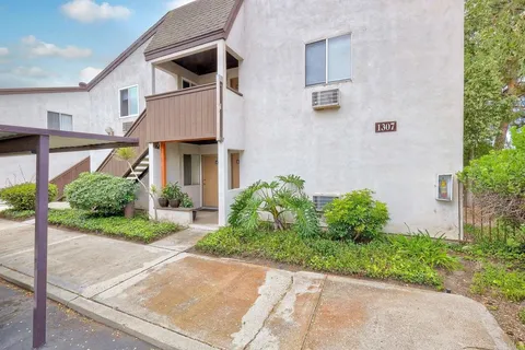 1307 Caminito Gabaldon Unit B, San Diego, CA MLS: NDP2504842