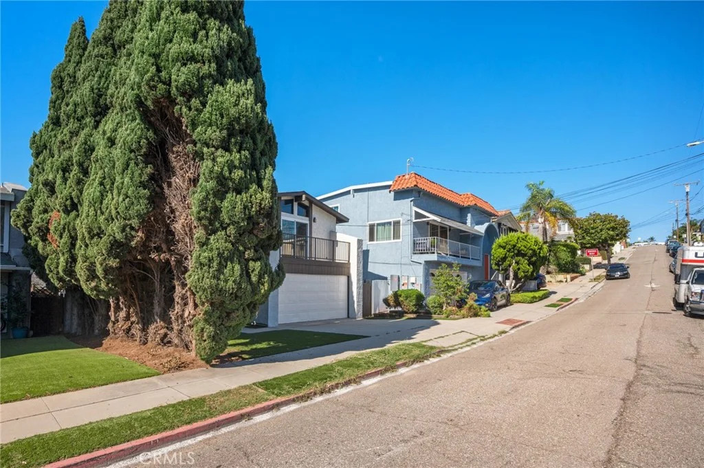 845 2nd Street, Hermosa Beach, CA 90254