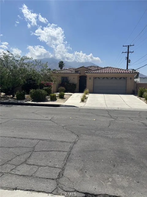 1725 N Whitewater Club Drive, Palm Springs, CA MLS: OC25111281