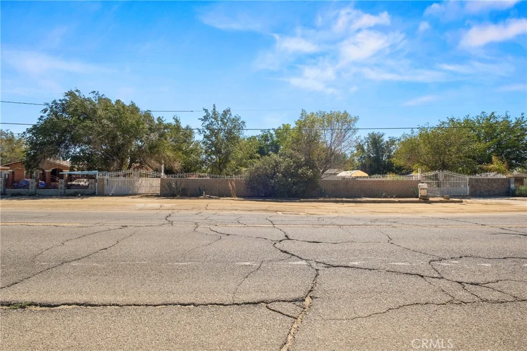 10204 E Avenue S, Littlerock, CA 93543