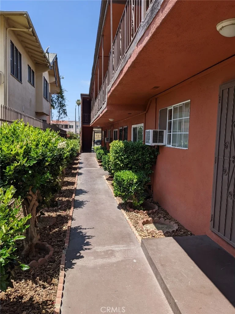 1708 Pine Avenue Unit 14, Long Beach, CA 90813