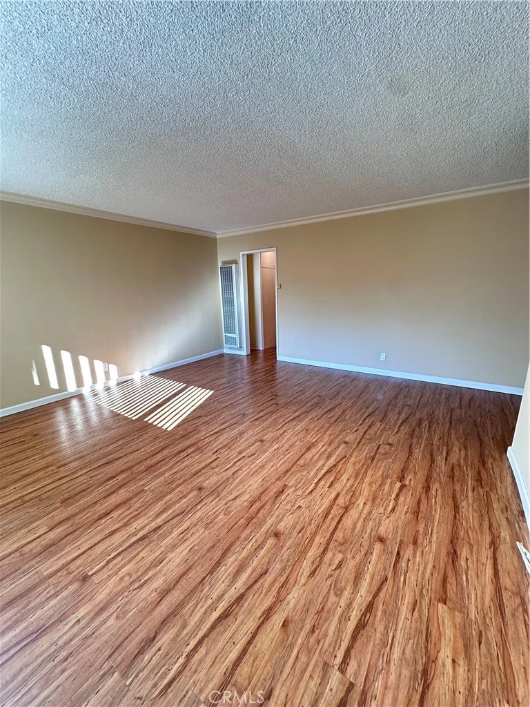 918 E Acacia Ave, Glendale, CA 91205 photo 2