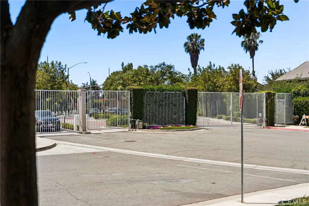 3860 Amberly Dr Unit F, Inglewood, CA 90305
