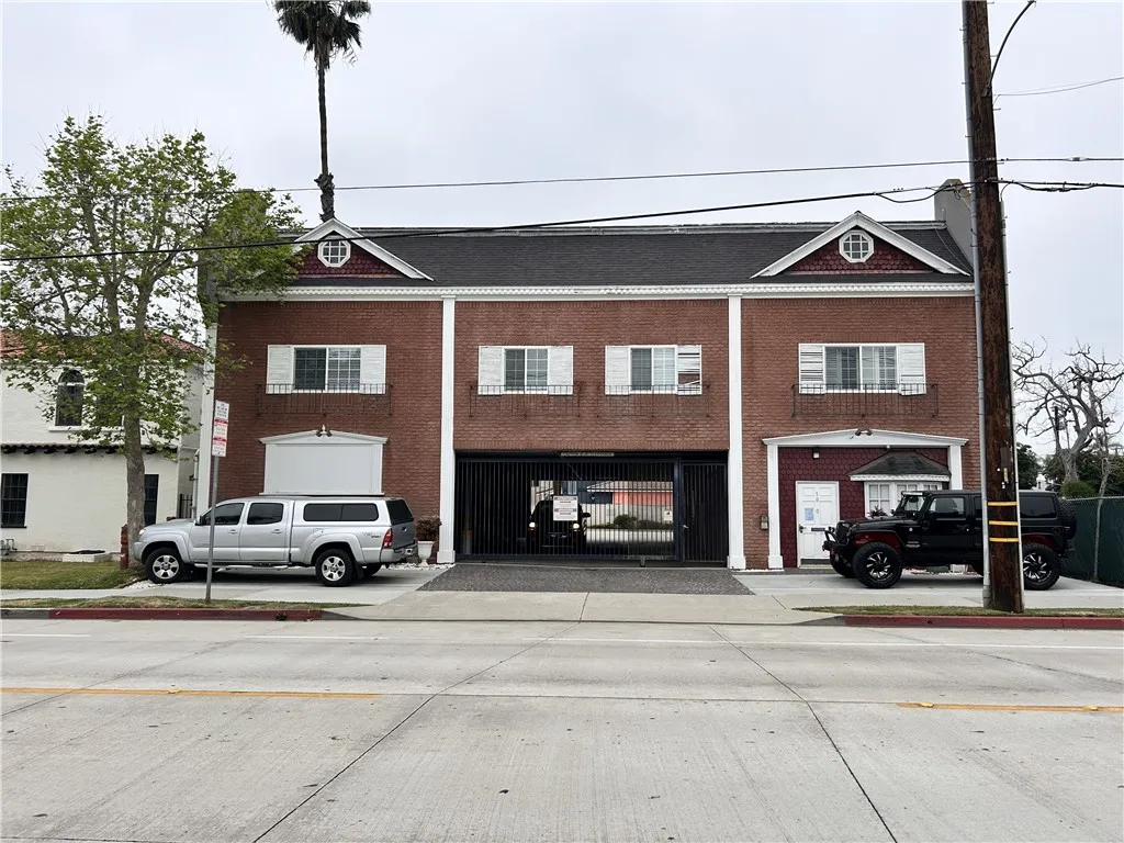 1008 N Ross, Santa Ana, CA 92701